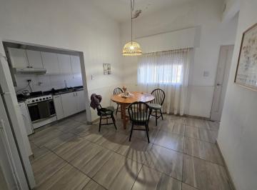 Casa · 175m² · 4 Dormitorios · Venta Casa Esquina 2 Dor + Depto 2 Dor Zona Maipu 2 Secc
