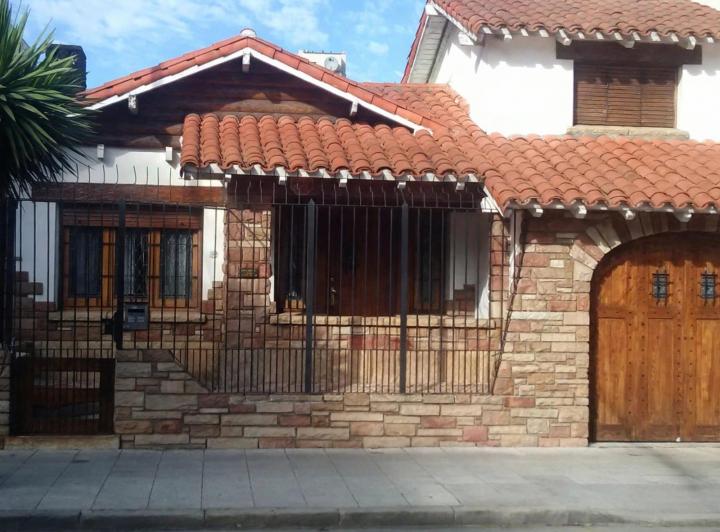 Casa · 285m² · 4 Ambientes · 1 Cochera