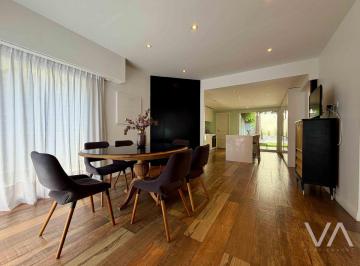 Casa de 4 ambientes, Mar del Plata · Impecable Chalet con 3 Dorm.. Jardín y Piscina. Los Troncos.