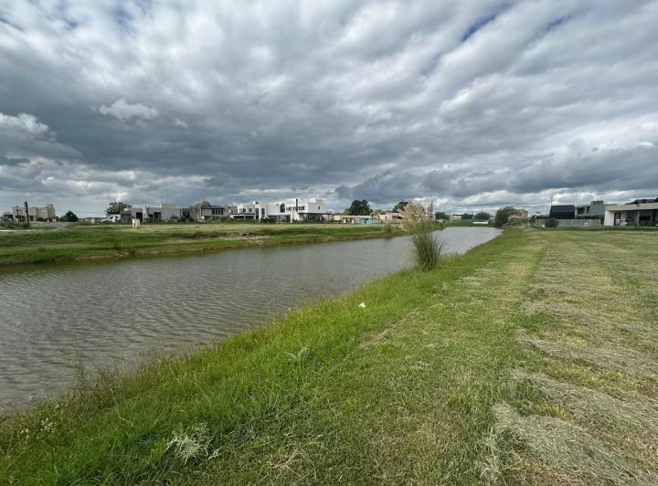 Terreno · 810m²