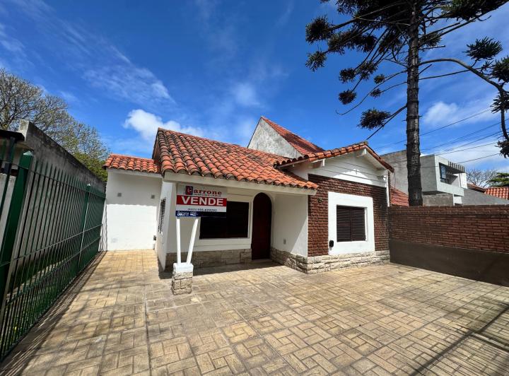 Casa · 110m² · 3 Dormitorios · 2 Cocheras