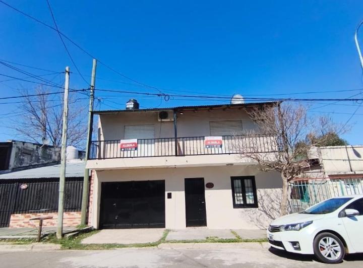 Casa · 718m² · 6 Ambientes · 1 Cochera