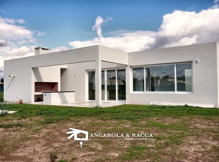 Casa · 175m² · 4 Ambientes · 2 Cocheras