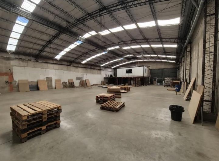 Bodega-Galpón · 690m²