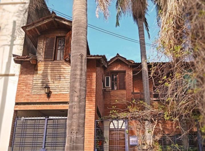Casa · 180m² · 4 Ambientes · 1 Cochera