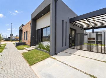 Casa · 71m² · 3 Ambientes · 1 Cochera · Dúplex de 2 Dorm. en Una Planta – Rincones de Manantiales