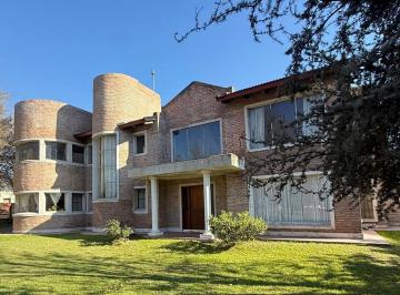 Casa · 325m² · 6 Ambientes · Altos del Chateau 325 m²