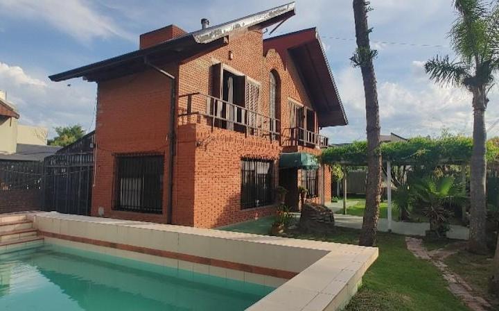 Casa · 130m² · 4 Ambientes · 1 Cochera