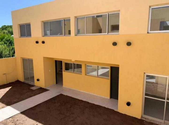 Casa · 70m² · 2 Dormitorios · 1 Cochera