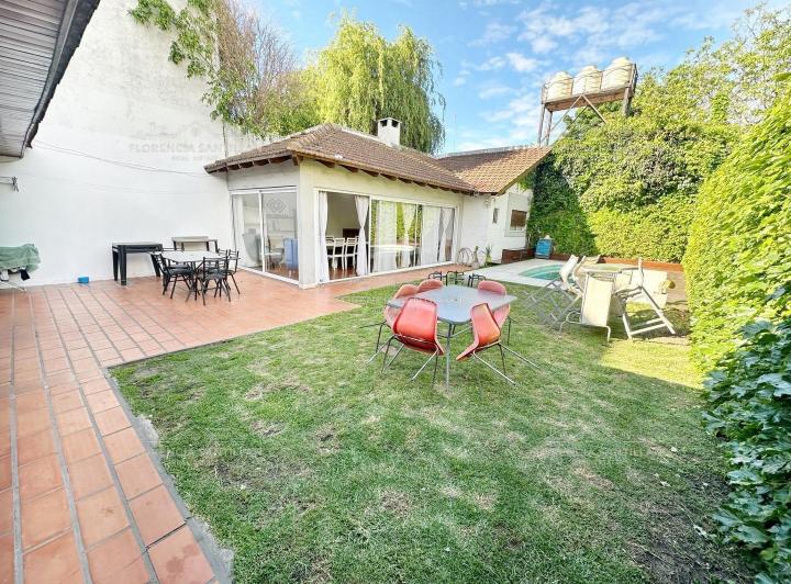Casa · 237m² · 6 Ambientes · 1 Cochera