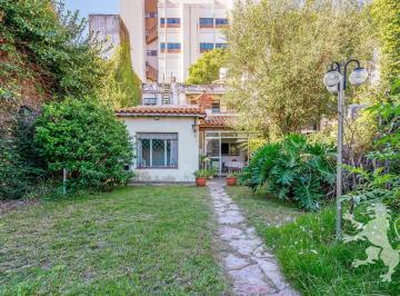 Casa · 211m² · 5 Ambientes · 1 Cochera · Casa a Refaccionar - Venta - 5 Ambientes - Jardin - Coghlan