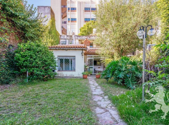 Casa · 211m² · 5 Ambientes · 1 Cochera
