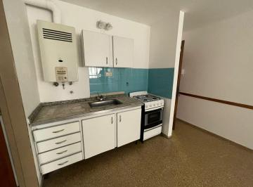 Departamento · 40m² · 2 Ambientes · Departamento en Alquiler con Excelente Ubicacion Centrica