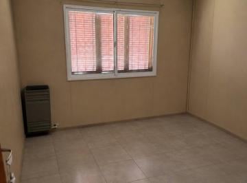 Imagen1 · Tres Ambientes en Oportunidad a Reciclar en Planta Baja
