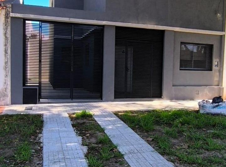 Casa · 130m² · 3 Ambientes · 1 Cochera