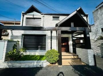 Casa · 170m² · 5 Ambientes · Casa en Alquiler Uso Profesional