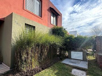 Casa · 120m² · 5 Ambientes · 3 Cocheras · Casa en Casas de Santa Maria