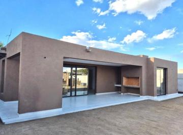 Casa de 5 ambientes, Ciudad de Mendoza · Casa en Venta en Una Planta - Barrio Dalvian