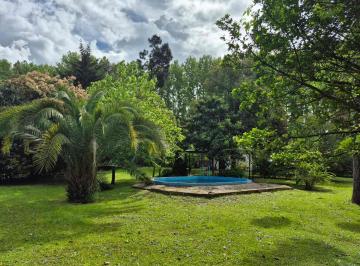 Quinta vacacional · 60m² · 2 Dormitorios · 5 Cocheras · Casa Alpina con Parque Pileta y Quincho Gral. Rod.
