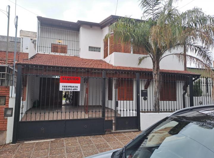 Casa · 100m² · 7 Ambientes · 2 Cocheras