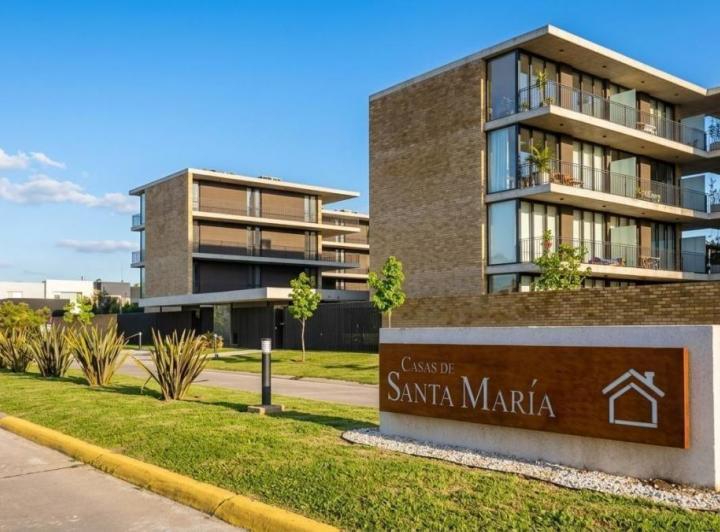 Casa · 100m² · 4 Ambientes · 1 Cochera