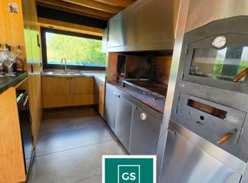 Casa de 7 ambientes, Mendiolaza · Country 4 Hojas – Casa en Venta con un Quincho de Lujo!