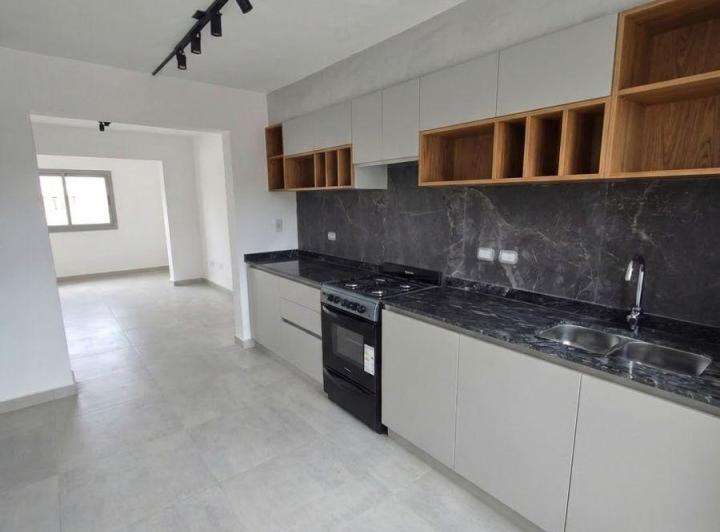 Casa · 200m² · 4 Ambientes · 1 Cochera