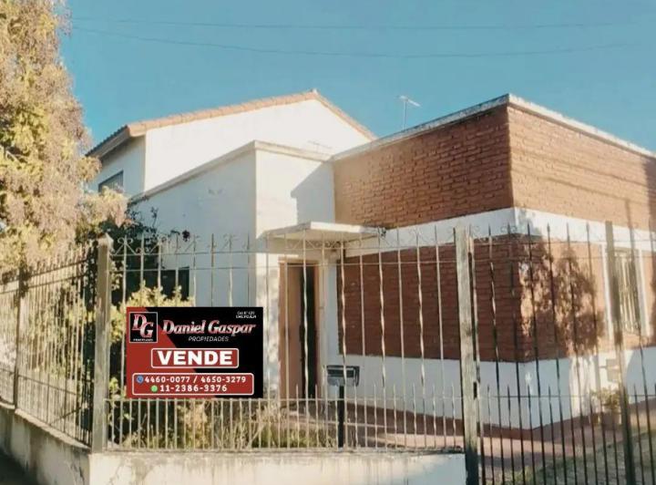 Casa · 100m² · 4 Ambientes · 1 Cochera