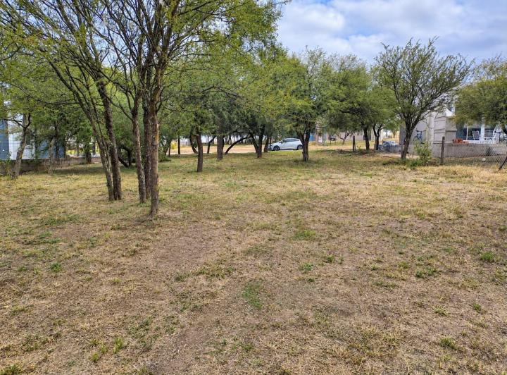 Terreno · 863m²