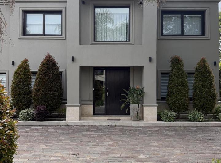 Casa · 330m² · 5 Ambientes