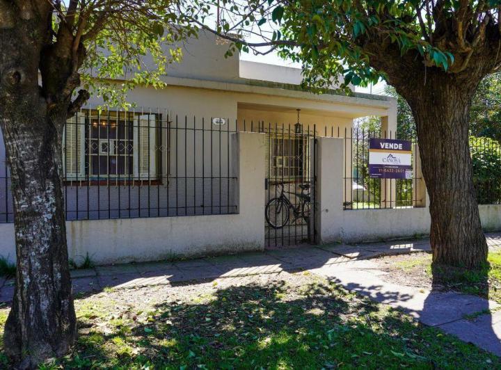 Casa · 128m² · 4 Ambientes · 1 Cochera