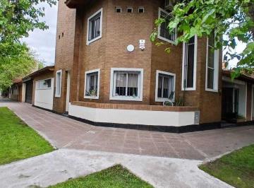 Casa · 240m² · 3 Dormitorios · 3 Cocheras · Openhouse Group Vende Casa en Alto Dorrego, Guaymallen