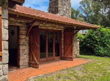 Casa · 122m² · 6 Ambientes · Chalet de 6 Ambientes en Una Planta – a Refaccionar