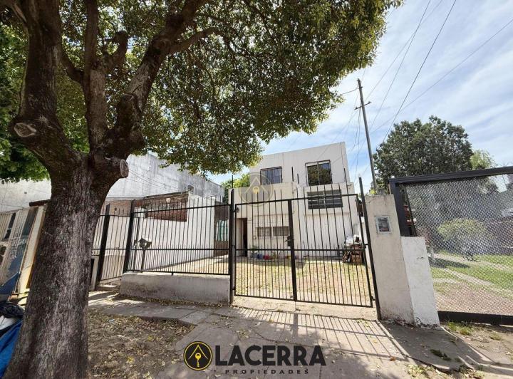 Casa · 160m² · 4 Ambientes · 2 Cocheras