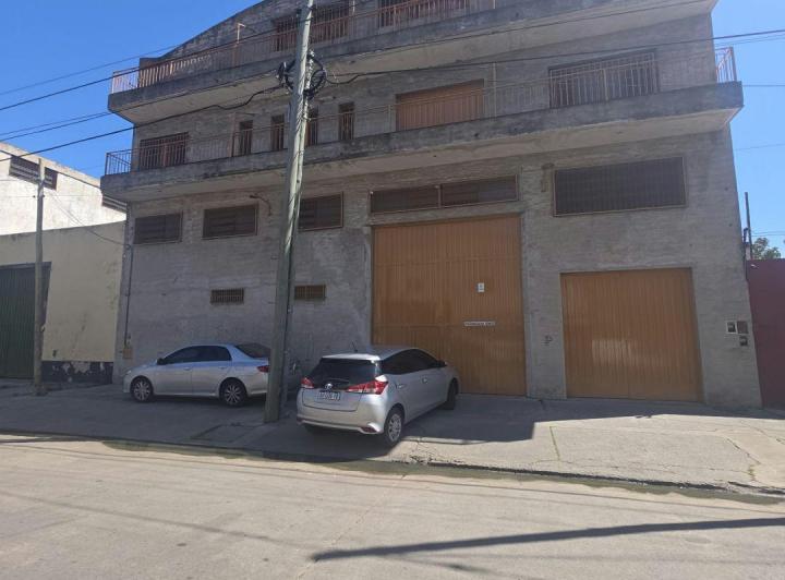 Bodega-Galpón · 2000m² · 3 Cocheras