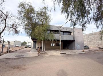 Bodega-Galpón de 5 ambientes, Luzuriaga · Galpon con Oficinas en Venta Godoy Cruz