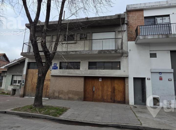 Casa · 223m² · 5 Ambientes · 1 Cochera