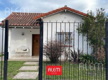 Casa · 88m² · 2 Dormitorios · 1 Cochera · Casa en Venta en Monte Grande
