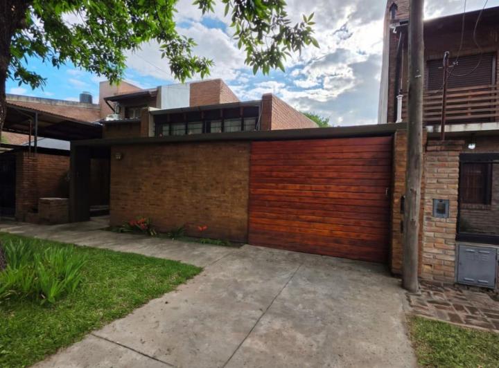 Casa · 141m² · 3 Ambientes · 1 Cochera