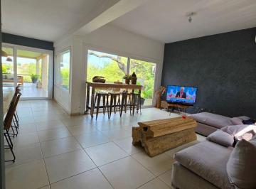 Casa de 6 ambientes, Mendiolaza · Casa en Alquiler en Country 4 Hojas - 3 Dorm.