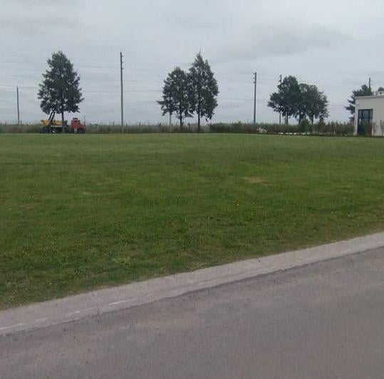 Terreno · 806m²