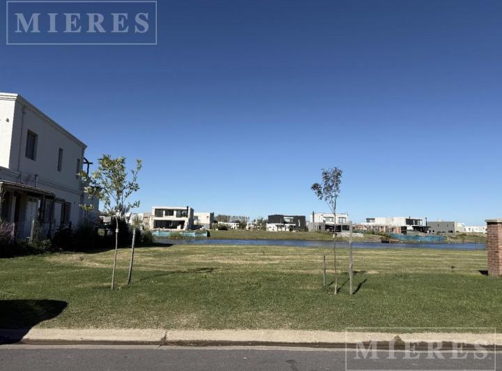 Terreno · 635m²