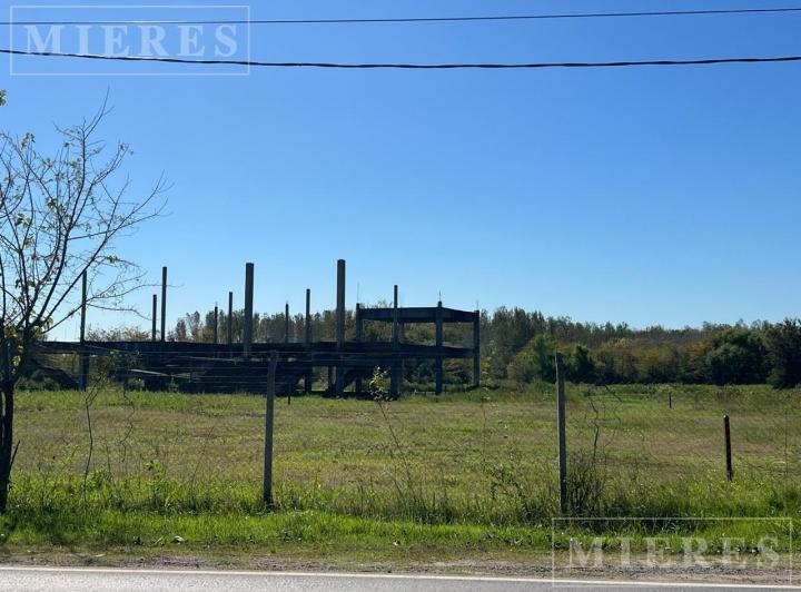 Terreno · 1600m²