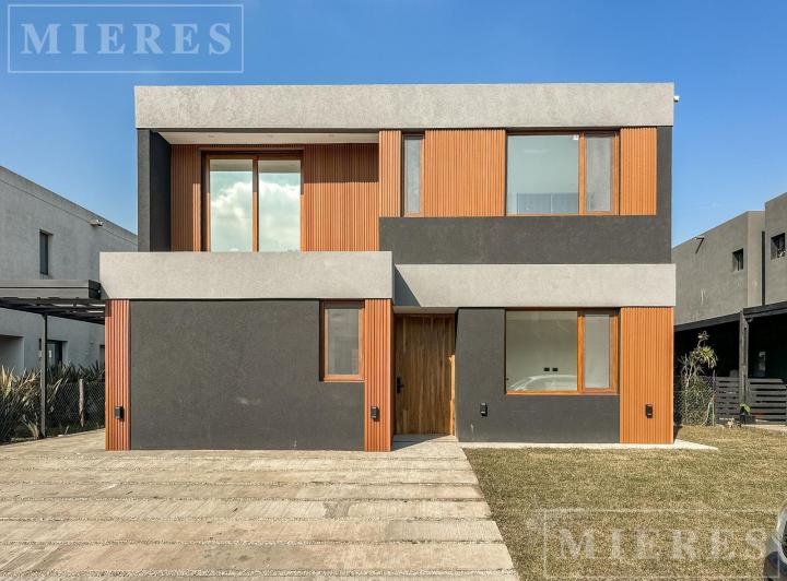 Casa · 276m² · 7 Ambientes · 4 Cocheras