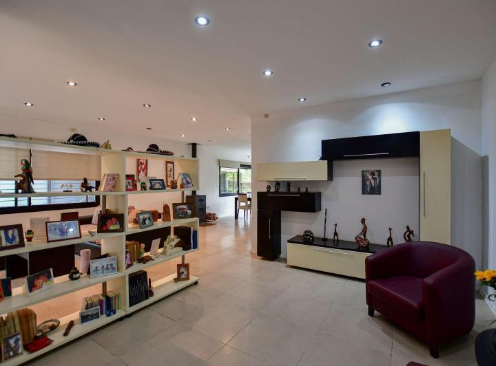 Casa · 200m² · 6 Ambientes · 1 Cochera