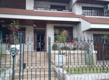 Casa · 343m² · 7 Ambientes · Casa en Alberdi
