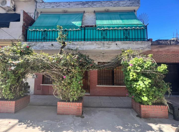 Casa · 140m² · 6 Ambientes