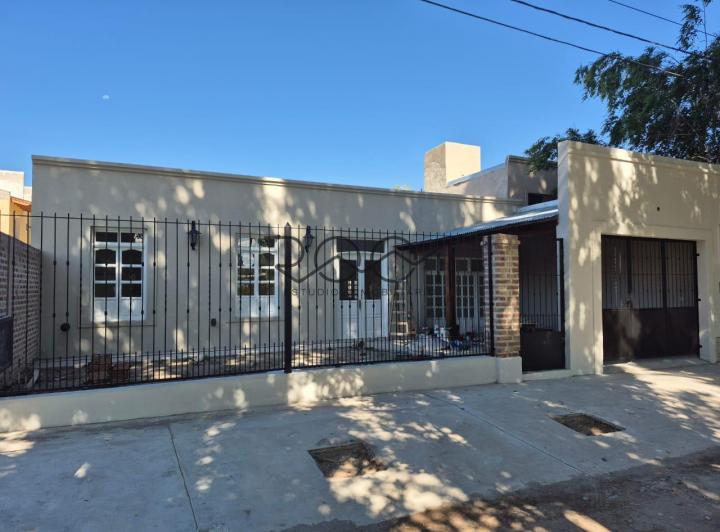 Casa · 158m² · 4 Ambientes · 1 Cochera