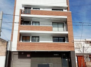Departamento de 2 ambientes, Córdoba · Alto Alberdi. Dpto 1 Dormitorio, 2 Balcones. Edifcio con Sum, Pileta y Cocheras.