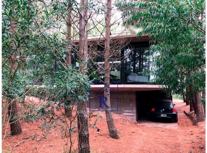 Casa · 200m² · 5 Ambientes